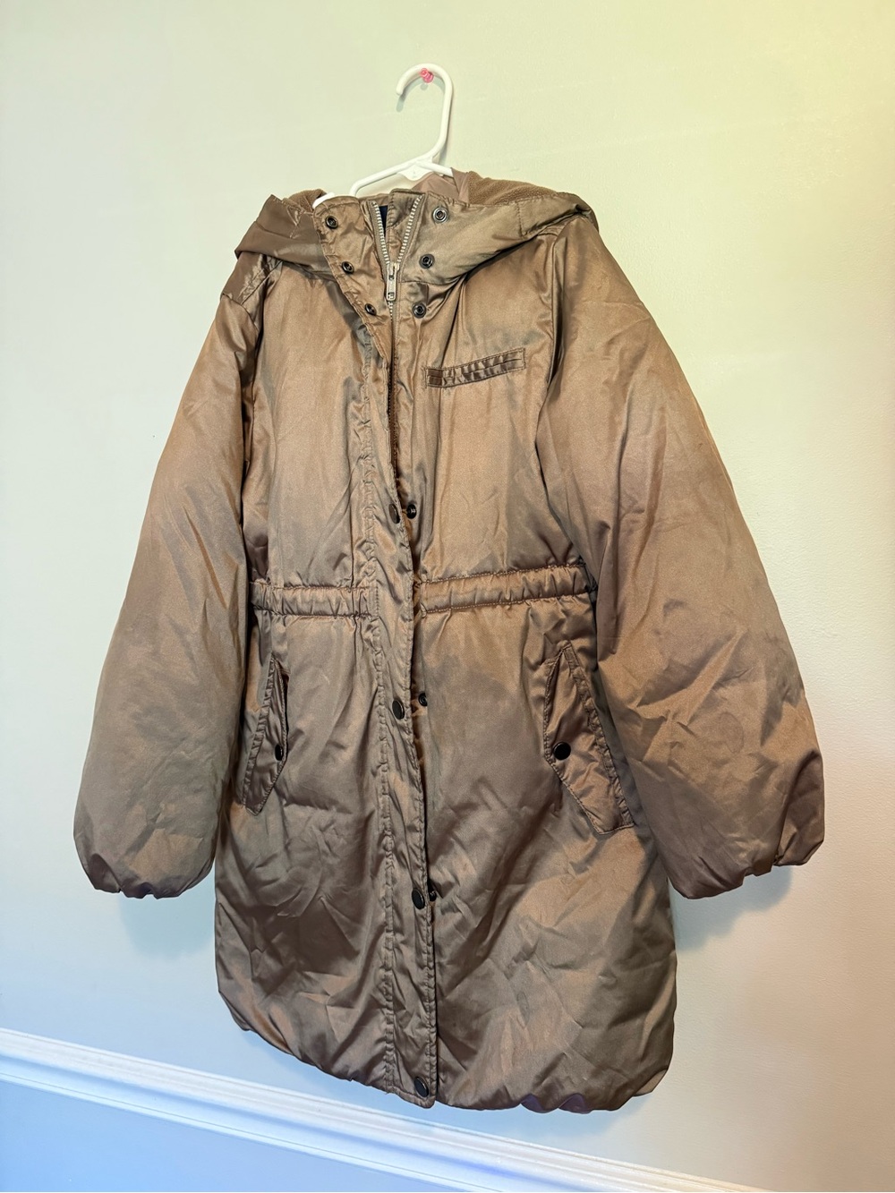 GAP KIDS hooded winter puffer jacket in shiny Taupe size 10
